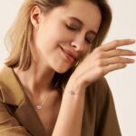 Collier Dinh Van Menottes sur Chaîne XS Diamants Or Blanc
