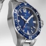 Montre Hamilton Khaki Navy Frogman Automatique 42 mm Bleu bracelet Acier