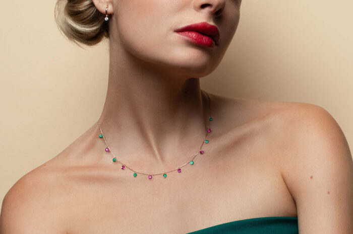 Necklace La Brune &amp; La Blonde Confetti 13 Stones Emerald and Ruby Rose Gold