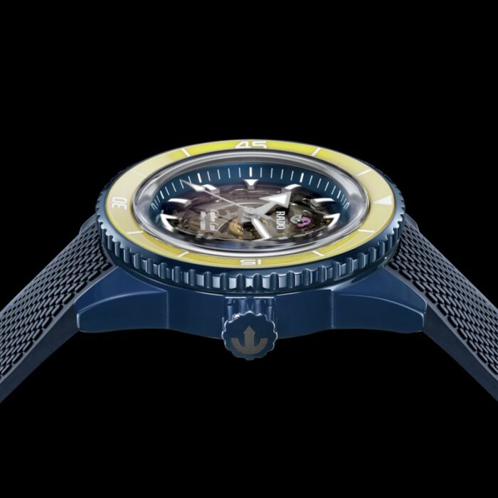 Montre Rado Captain Cook Auto High Tech Ceramic Skeleton Cadran Bleu Bracelet Caoutchouc 43MM