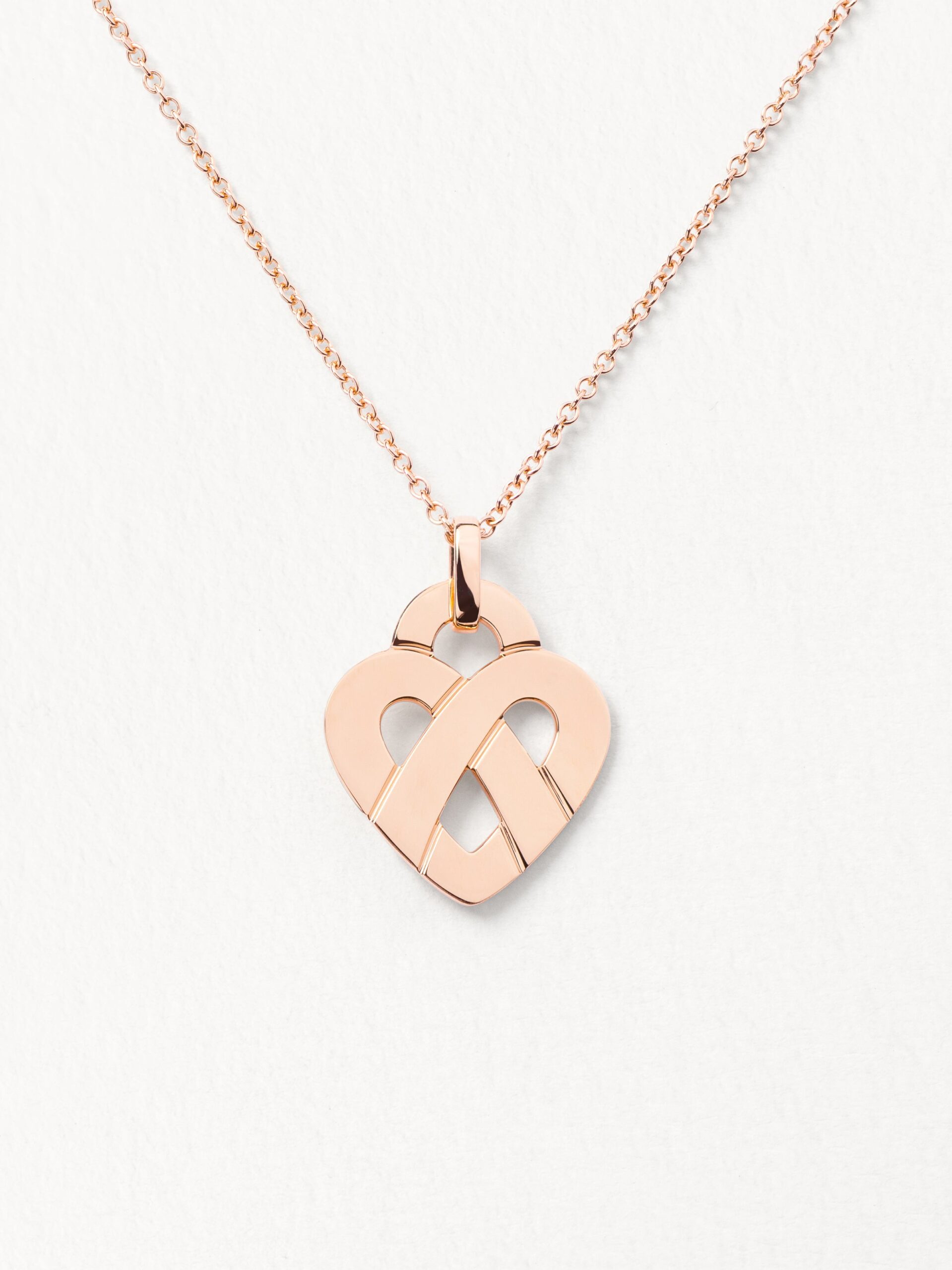 Pendant Poiray Coeur Entrelacé Medium Rose Gold Model