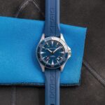 Montre Hamilton Khaki Navy Scuba Auto Cadran Bleu Bracelet Caoutchouc 40MM