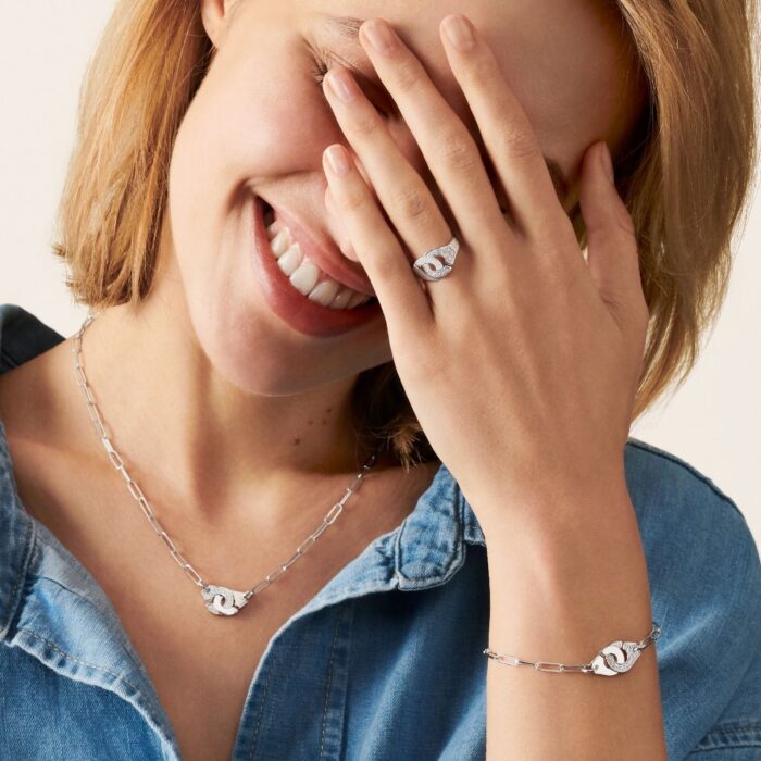Bague Dinh Van Menottes Petit Modèle Diamants Or Blanc