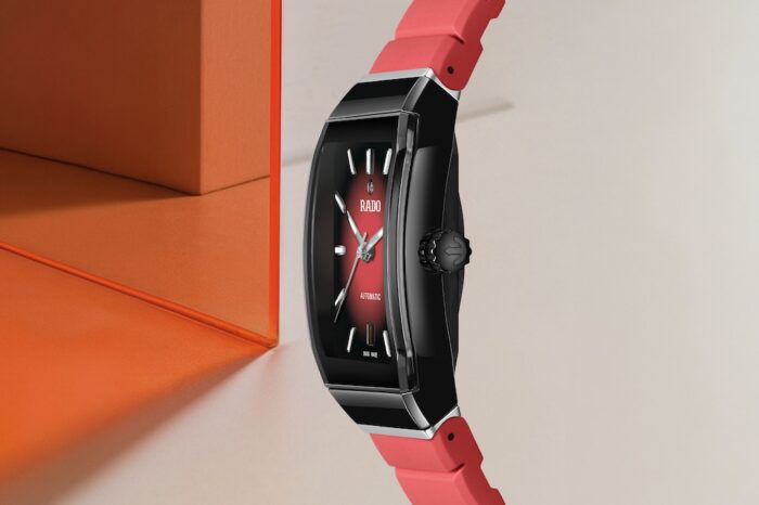 Montre Rado Anatom Automatic Cadran Rouge Bracelet Caoutchouc