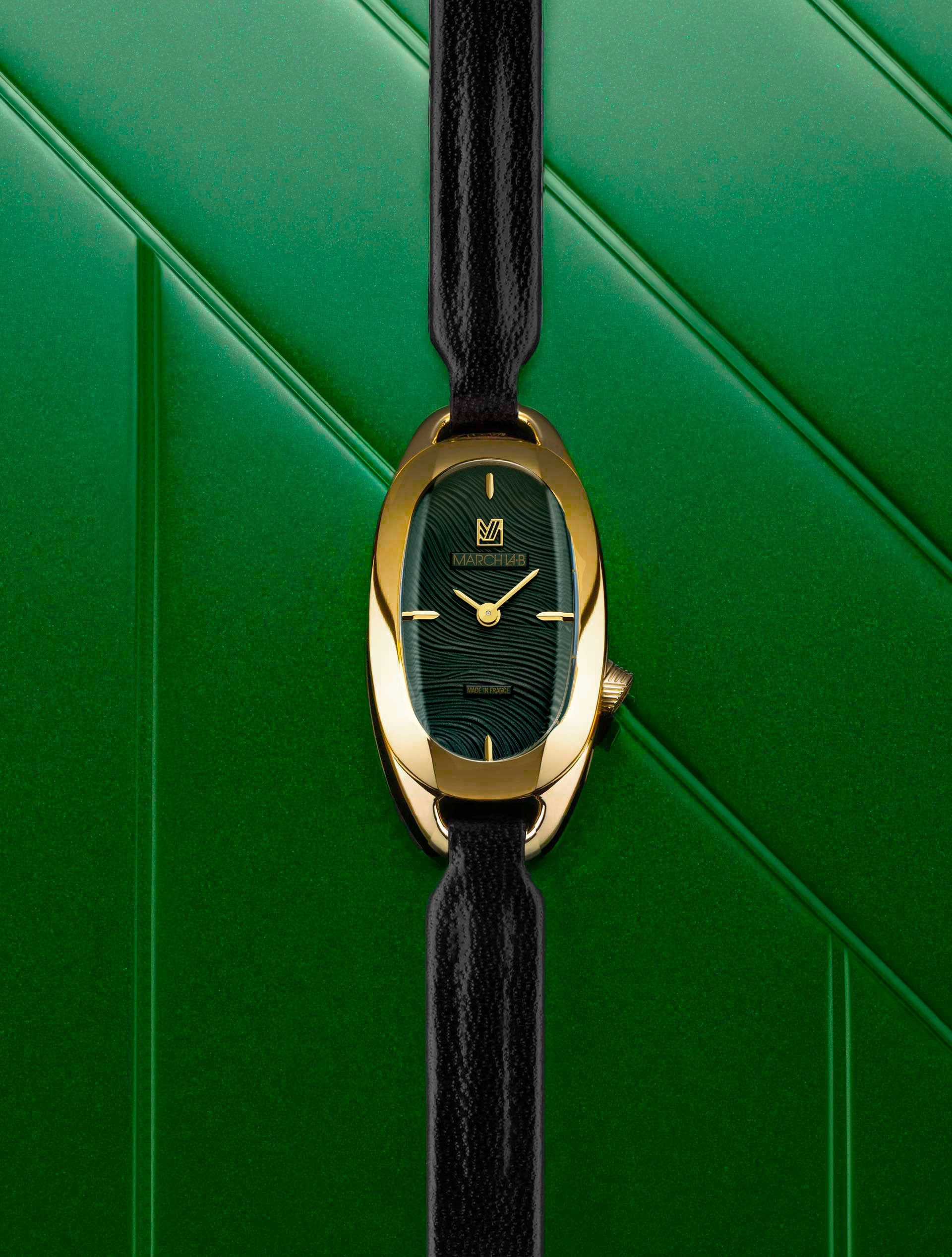 montre-march-lab-oblongue-drapee-emerald-20mm-bracelet-chevreau-noir Montre March LA.B Oblongue Drapée Emerald 20 mm Bracelet Chevreau Noir – Image 1