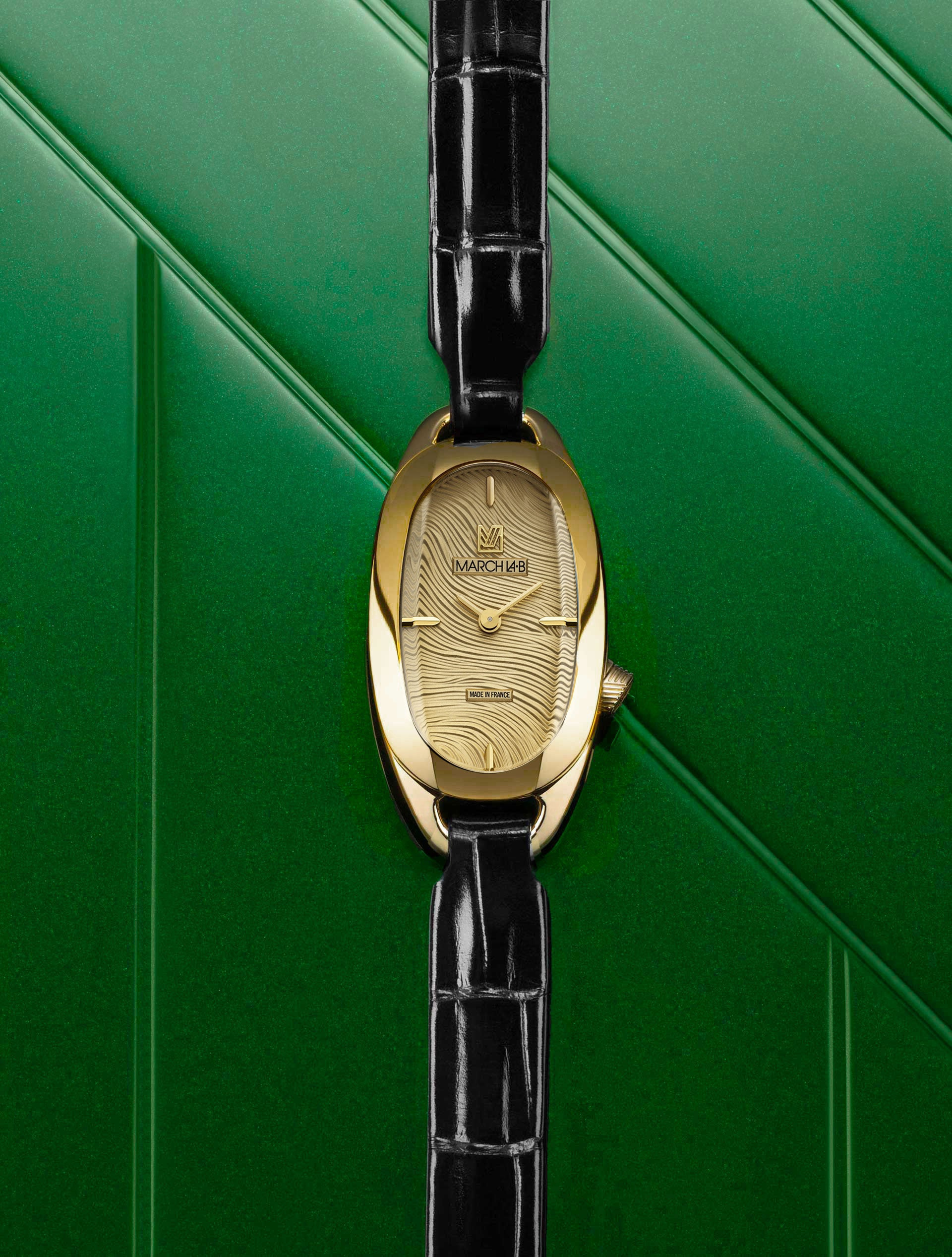 montre-march-lab-oblongue-drapee-gold-20mm-bracelet-alligator-noir Montre March LA.B Oblongue Drapée Gold 20 mm Bracelet Alligator Noir – Image 1