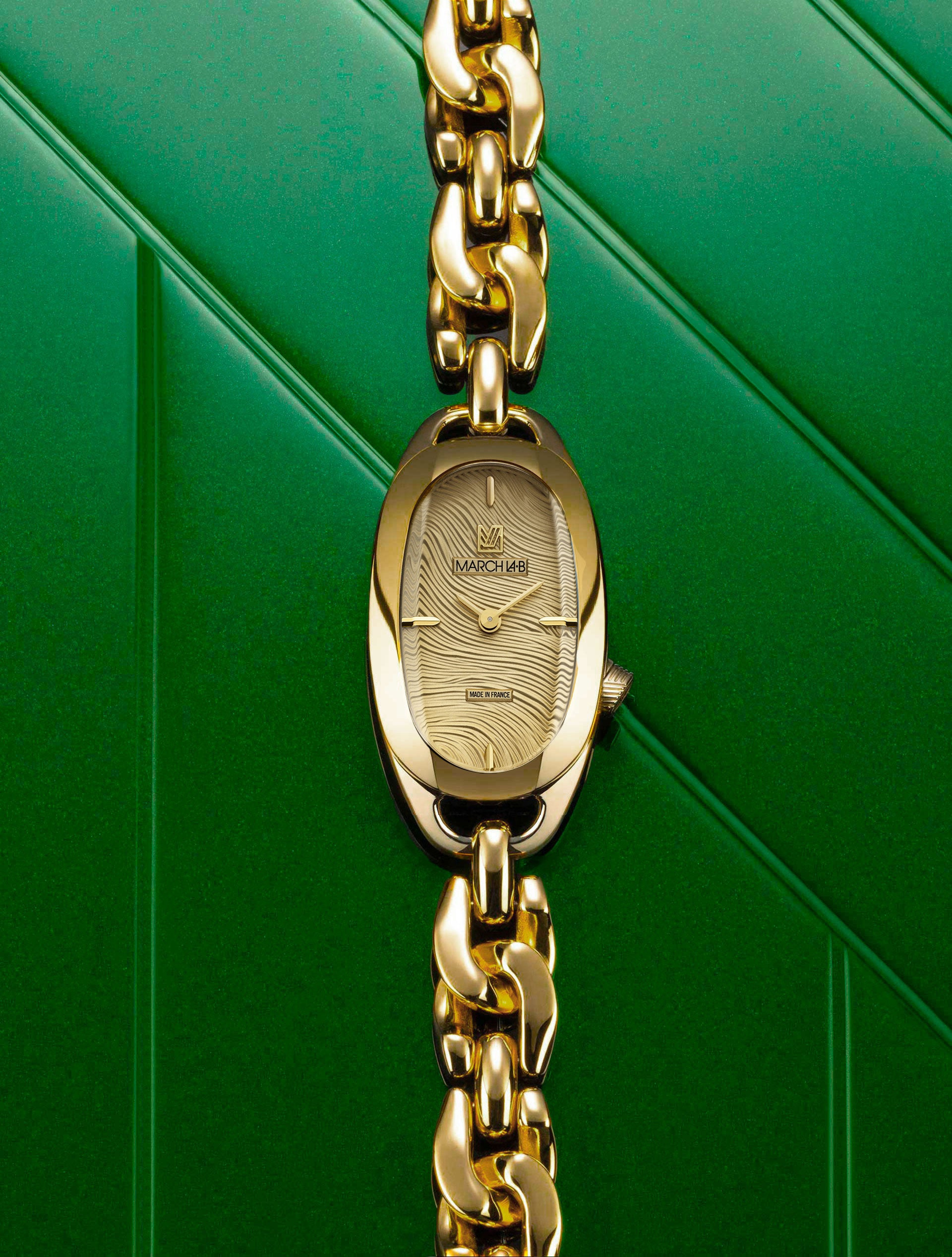 montre-march-lab-oblongue-drapee-gold-20mm-bracelet-gourmette-doree Montre March LA.B Oblongue Drapée Gold 20 mm Bracelet Gourmette Dorée – Image 1